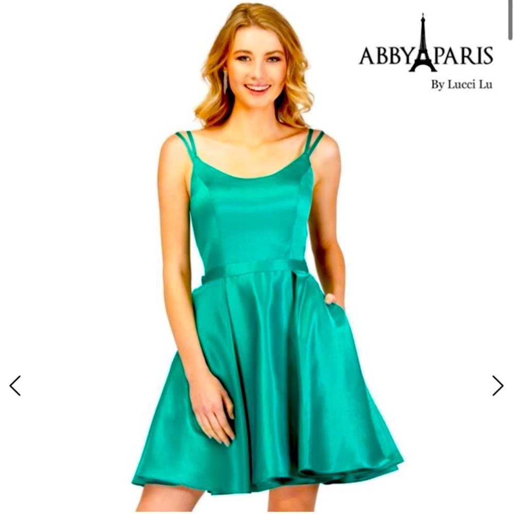 Abby Paris Short A-Line Satin Dress With Pockets Size 12 Emerald Style 94050
